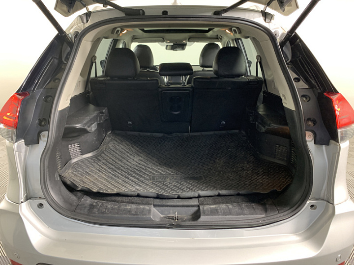 NISSAN X-Trail 2.5, 2018 года, Вариатор, Серебристый
