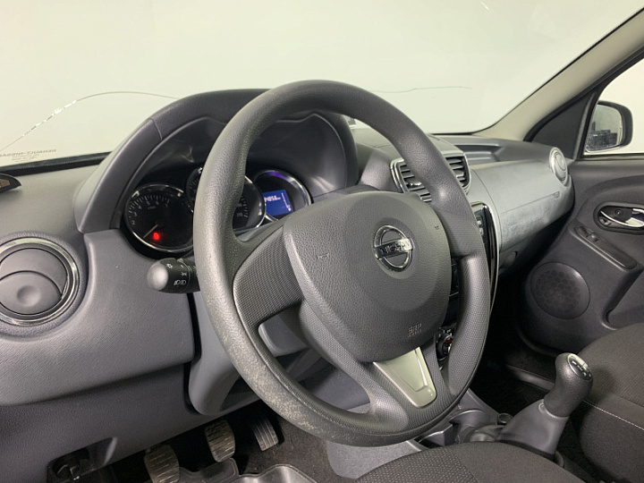 NISSAN Terrano 1.6, 2017 года, Механика, ЧЕРНЫЙ