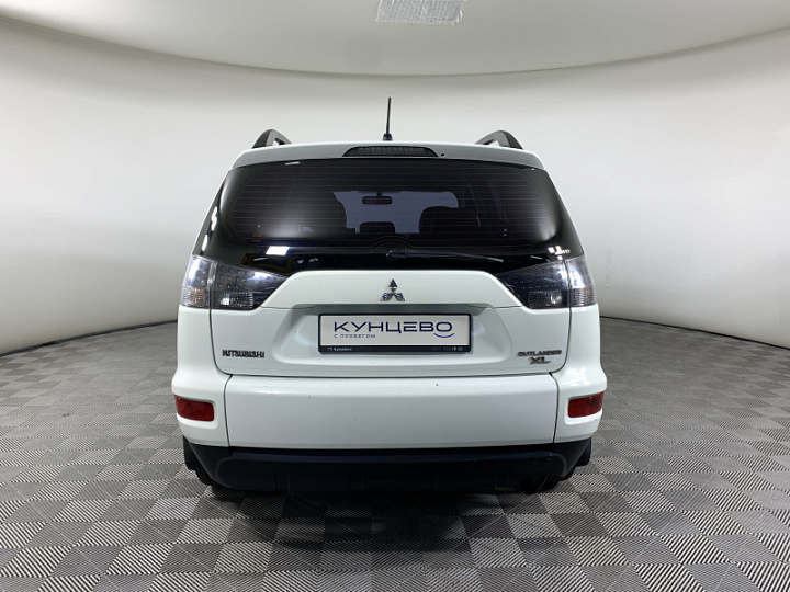 MITSUBISHI Outlander 2, 2011 года, Вариатор, БЕЛЫЙ