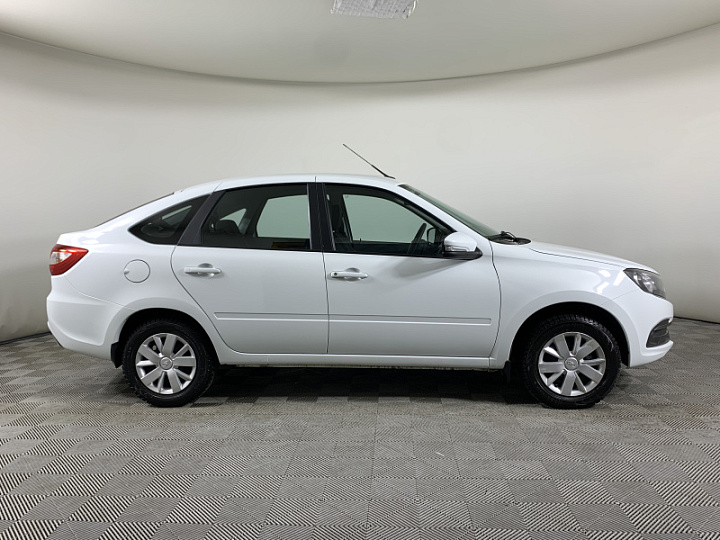 Lada Granta 1.6, 2023 года, Механика, БЕЛЫЙ