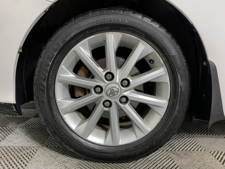TOYOTA Auris 1.6, 2010 года, Автоматическая, БЕЛЫЙ