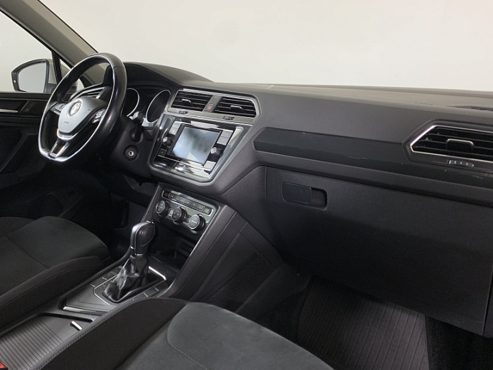VOLKSWAGEN Tiguan 1.4, 2017 года, Робот, БЕЖЕВЫЙ