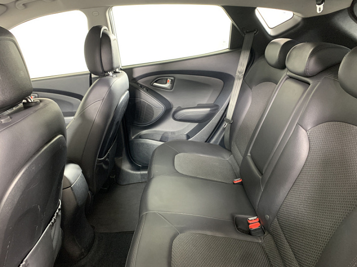 HYUNDAI ix35 2, 2012 года, Автоматическая, Серебристый