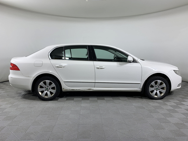 SKODA Superb 1.8, 2013 года, Робот, БЕЛЫЙ