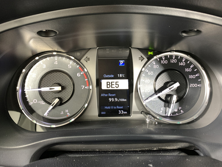 TOYOTA Hilux 2.7, 2022 года, Автоматическая, ЧЕРНЫЙ