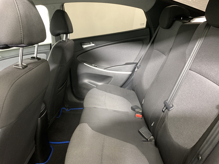 HYUNDAI Solaris 1.6, 2013 года, Автоматическая, Черно-Серый