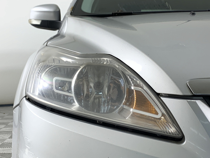 FORD Focus 1.6, 2010 года, Механика, Серебристый