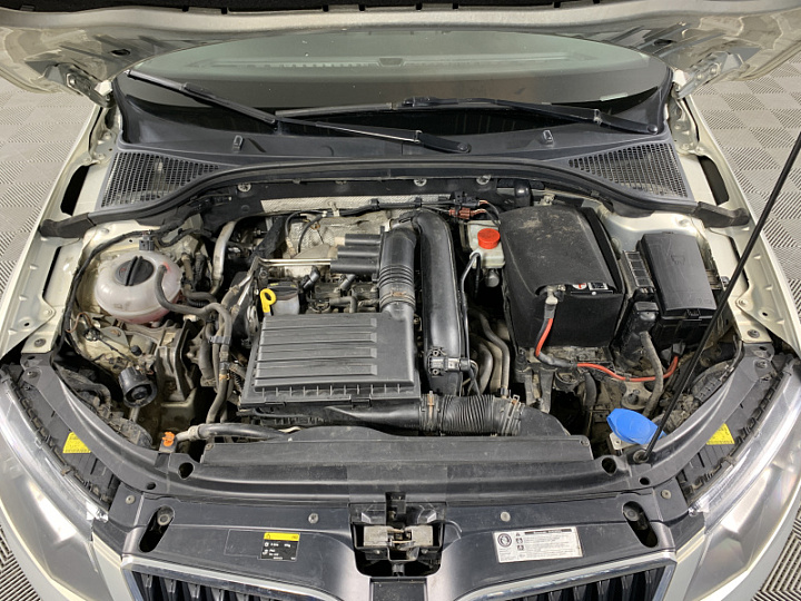 SKODA Octavia 1.2, 2014 года, Автоматическая, Серебристо-желтый