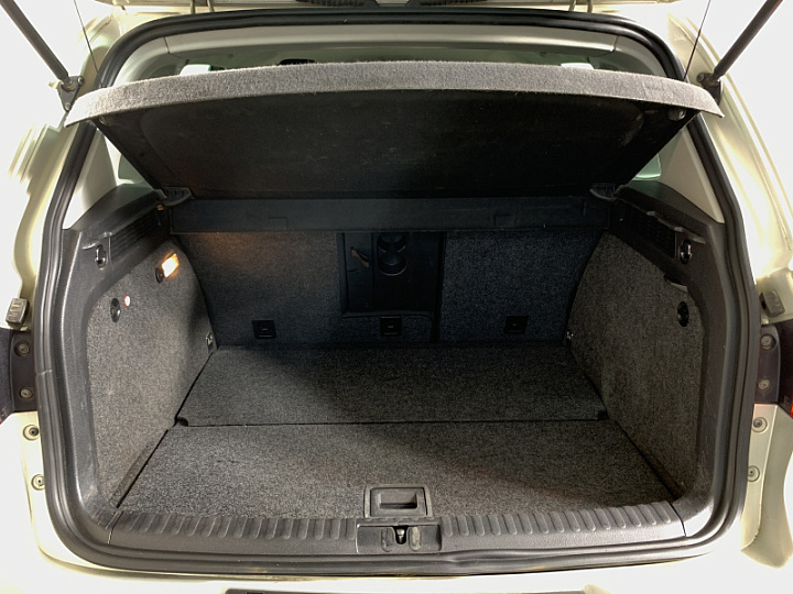 VOLKSWAGEN Tiguan 2, 2011 года, Автоматическая, Серебристо-желтый