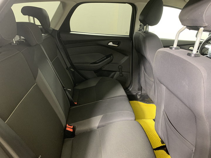 FORD Focus 1.6, 2015 года, Механика, ЖЕЛТЫЙ