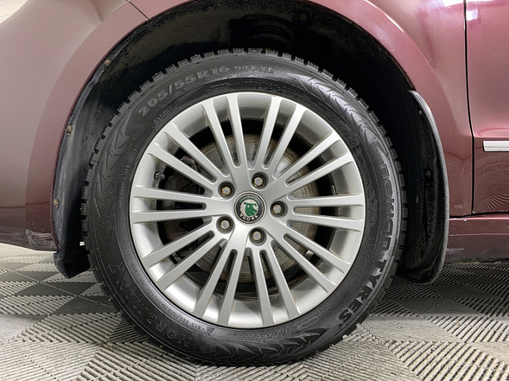 SKODA Superb 2, 2012 года, Робот, Вишневый