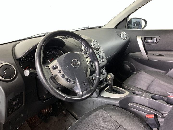 NISSAN Qashqai 1.6, 2013 года, Вариатор, Серебристый