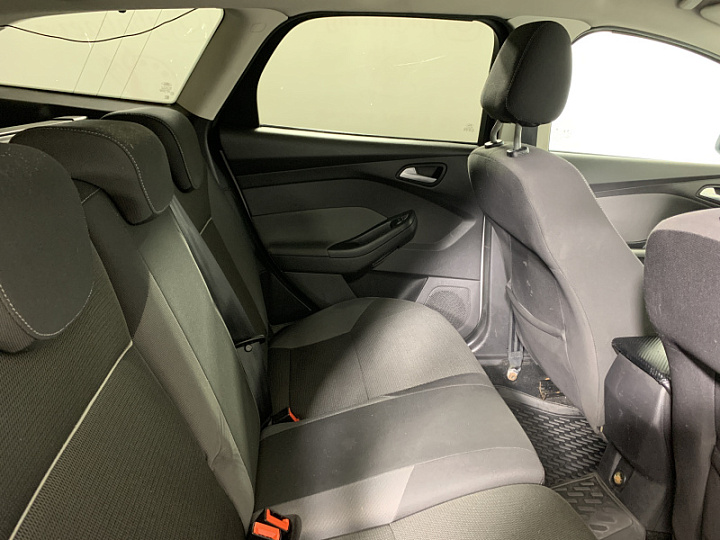 FORD Focus 1.6, 2014 года, Механика, Серебристый