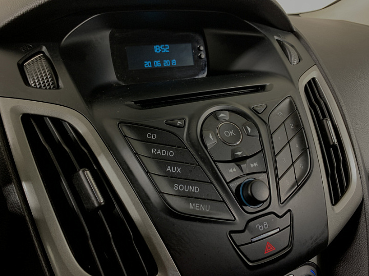 FORD Focus 1.6, 2014 года, Робот, Серебристый