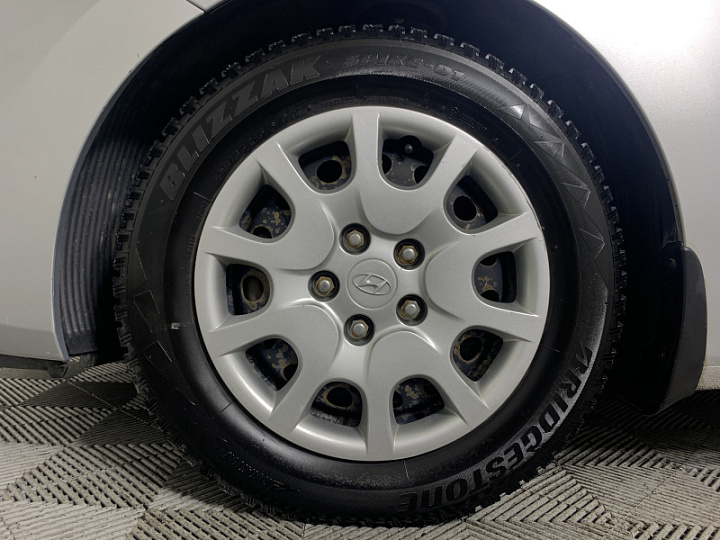 HYUNDAI i30 1.6, 2013 года, Автоматическая, Серебристый