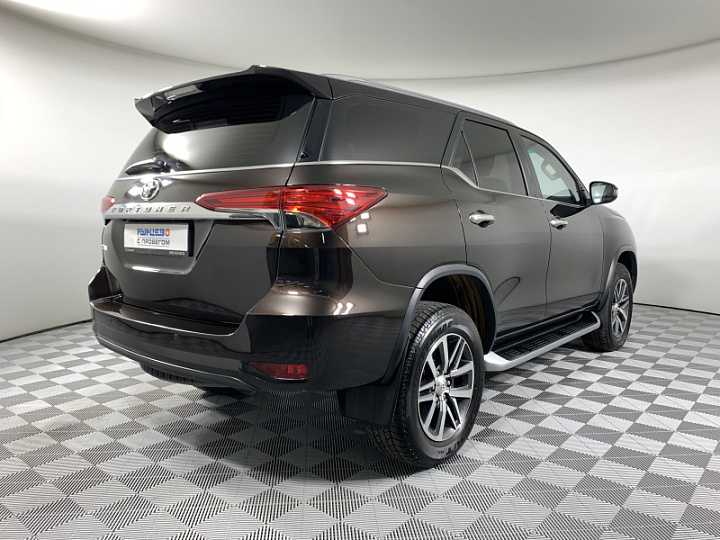 TOYOTA Fortuner 2.8, 2017 года, Автоматическая, Темно-Коричневый
