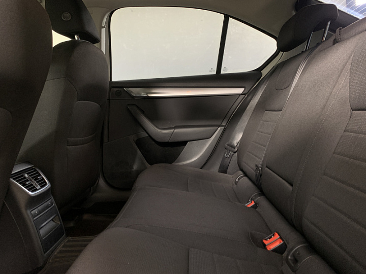 SKODA Octavia 1.4, 2016 года, Робот, БЕЛЫЙ