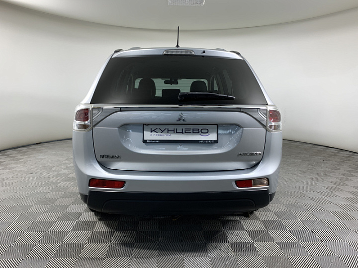 MITSUBISHI Outlander 2.4, 2013 года, Вариатор, Серебристый