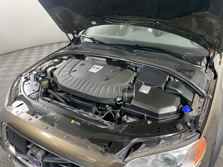 VOLVO XC70 2.4, 2012 года, Автоматическая, КОРИЧНЕВЫЙ