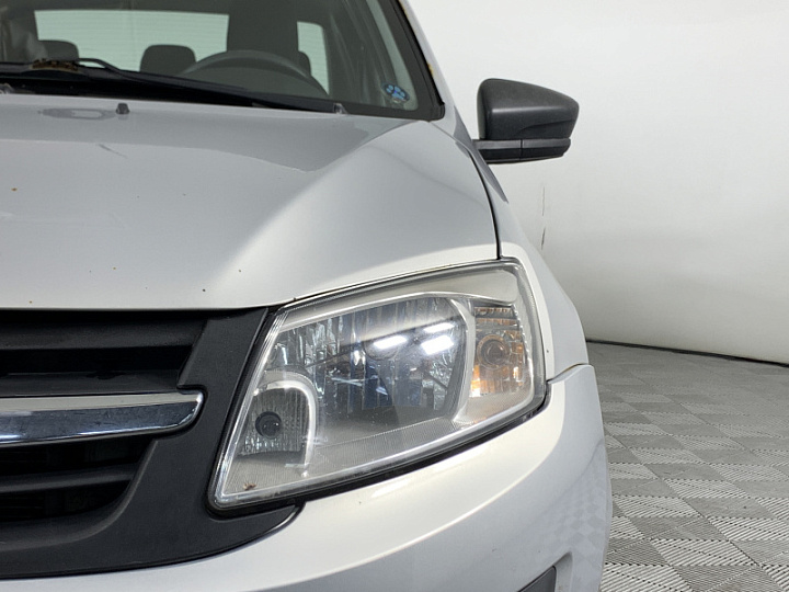 Lada Granta 1.6, 2016 года, Механика, Серебристый