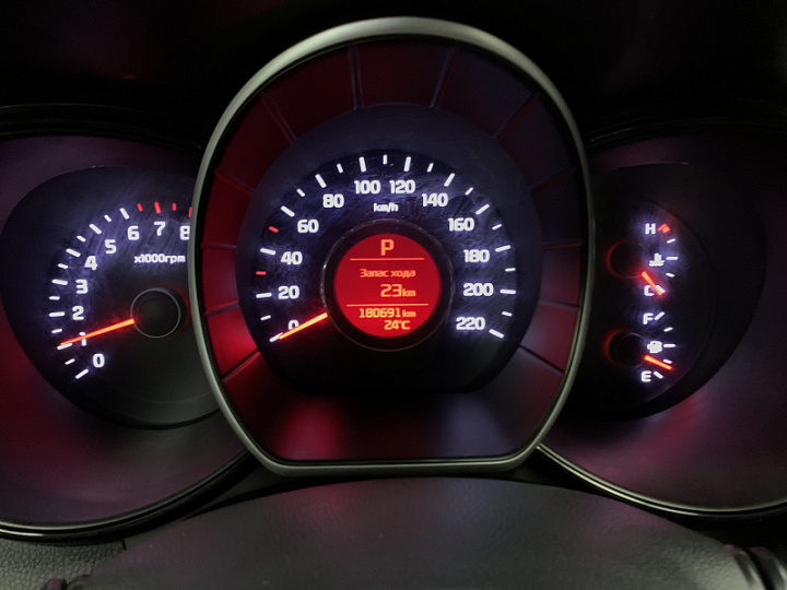 KIA Rio 1.6, 2016 года, Автоматическая, Коричневый