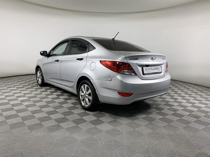 HYUNDAI Solaris 1.6, 2013 года, Автоматическая, Серебристый