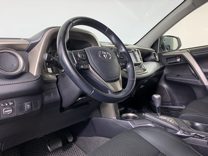 TOYOTA RAV4 2, 2015 года, Вариатор, БЕЛЫЙ