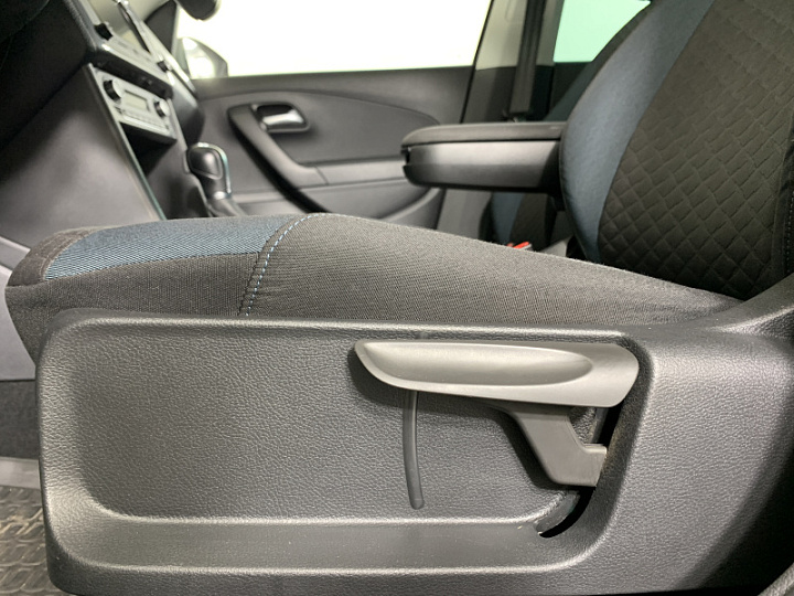 VOLKSWAGEN Polo 1.6, 2019 года, Автоматическая, СЕРЫЙ
