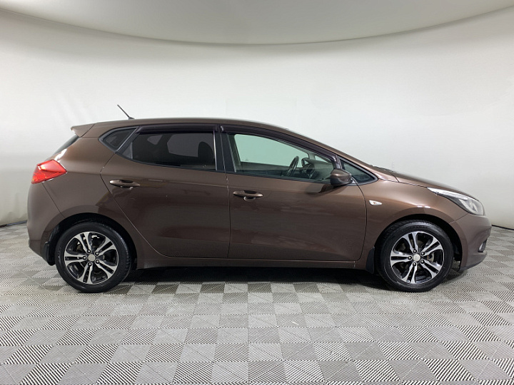 KIA Ceed 1.6, 2014 года, Механика, Коричневый