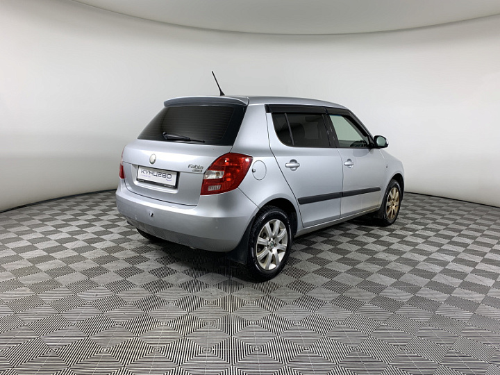 SKODA Fabia 1.6, 2009 года, Автоматическая, Серебристый