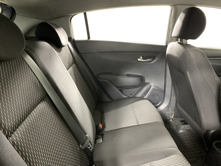 KIA Rio 1.6, 2019 года, Автоматическая, Светло серый