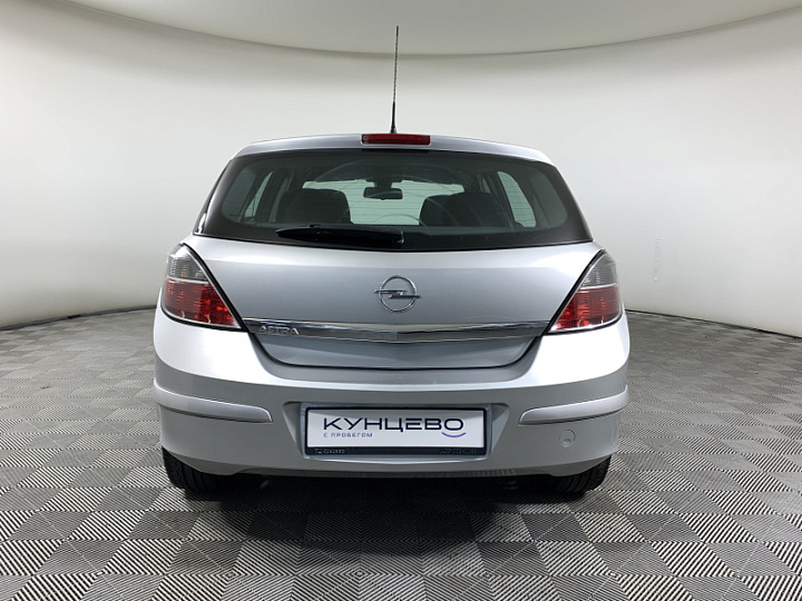OPEL Astra 1.6, 2010 года, Робот, Серебристый