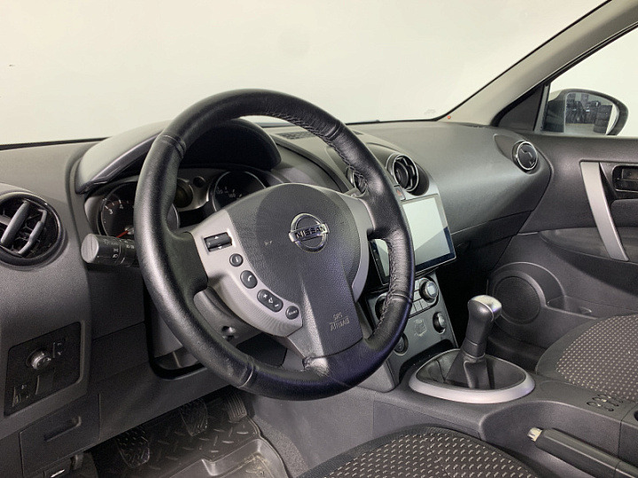 NISSAN Qashqai 1.6, 2008 года, Механика, Серебристый