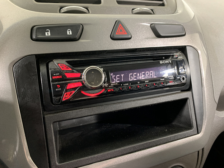 CHEVROLET Cobalt 1.5, 2013 года, Механика, Серебристый