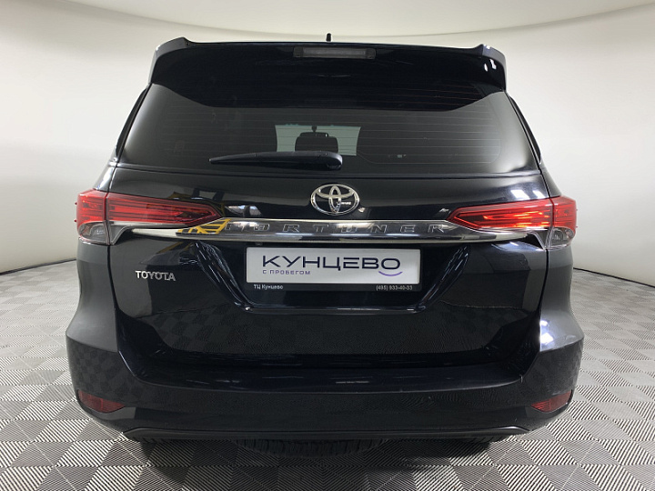 Toyota Fortuner 2.8, 2019 года, Автоматическая, Черный