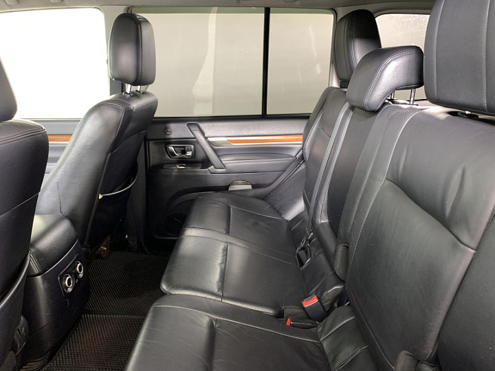 MITSUBISHI Pajero 3.2, 2008 года, Автоматическая, ЧЕРНЫЙ
