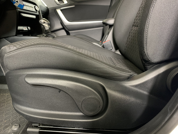 KIA Ceed 1.6, 2022 года, Автоматическая, БЕЛЫЙ