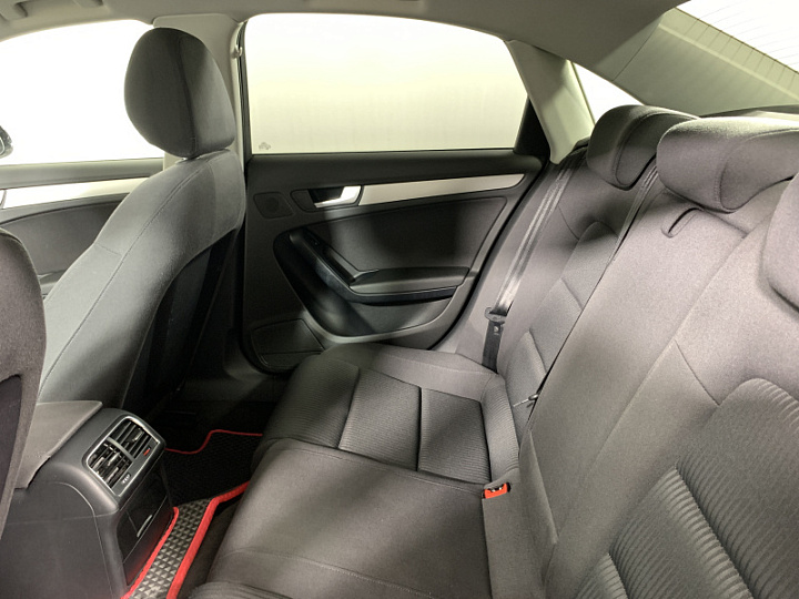 AUDI A4 1.8, 2010 года, Вариатор, ЧЕРНЫЙ