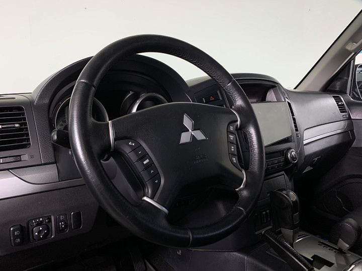 MITSUBISHI Pajero 3, 2010 года, Автоматическая, ЧЕРНЫЙ