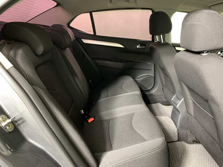 Citroen C4 1.6, 2015 года, Автоматическая, Светло серый