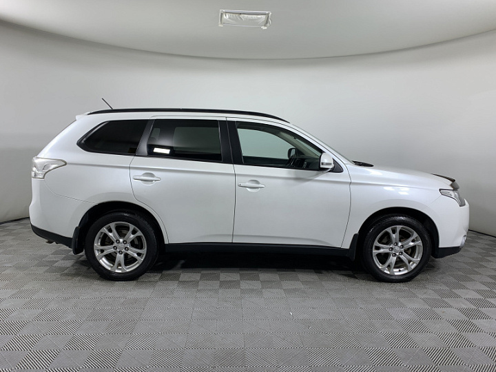 MITSUBISHI Outlander 2.4, 2013 года, Вариатор, БЕЛЫЙ