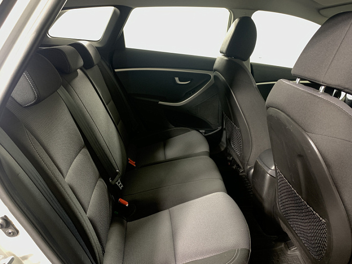HYUNDAI i30 1.6, 2013 года, Автоматическая, Серебристый