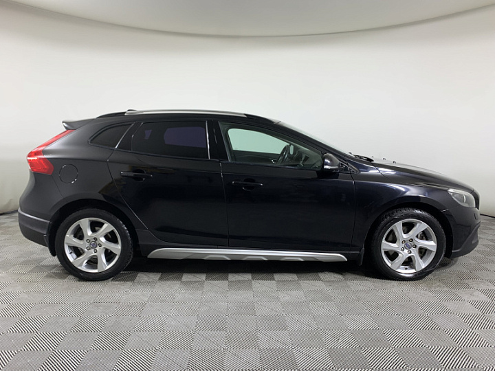 Volvo V40 2, 2014 года, Автоматическая, Черный