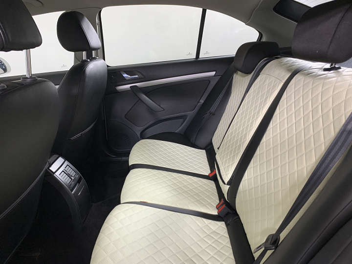SKODA Octavia 1.6, 2011 года, Автоматическая, БЕЛЫЙ