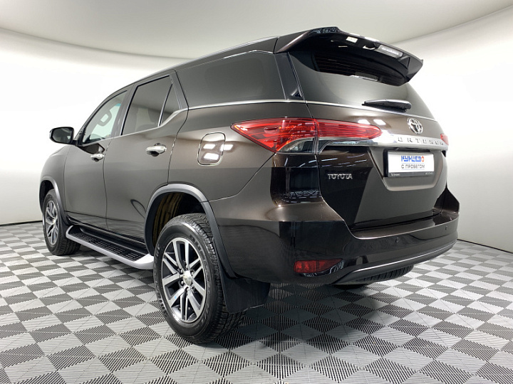 TOYOTA Fortuner 2.8, 2017 года, Автоматическая, Темно-Коричневый