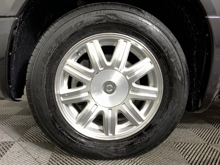 Chrysler Voyager 3.3, 2006 года, Автоматическая, Черный