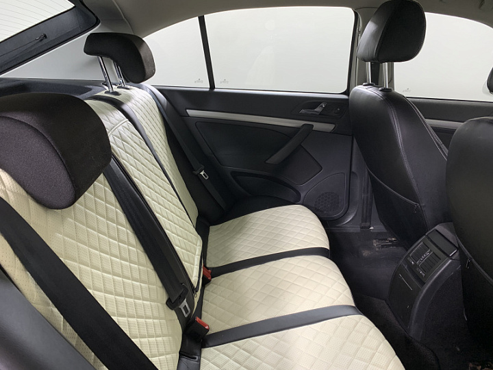 SKODA Octavia 1.6, 2011 года, Автоматическая, БЕЛЫЙ
