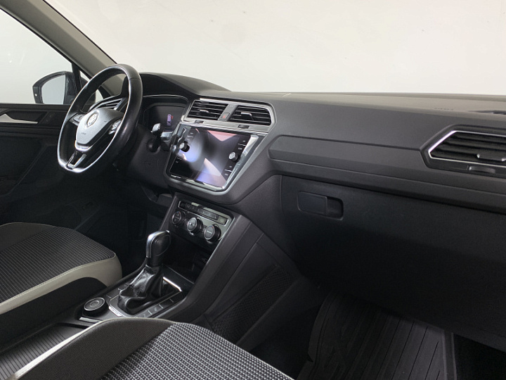 VOLKSWAGEN Tiguan 2, 2020 года, Робот, ЧЕРНЫЙ