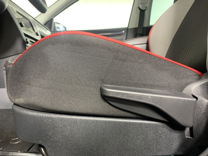 SKODA Rapid 1.6, 2018 года, Автоматическая, ЯРКО-СИНИЙ