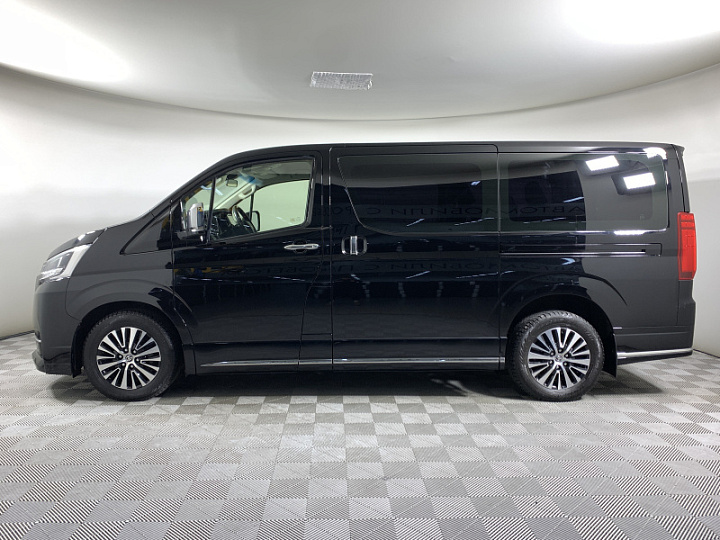 Toyota HiAce 2.8, 2020 года, Автоматическая, Черный